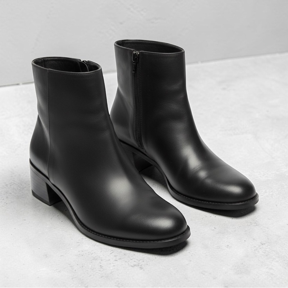 Elegant Black Ankle Boots, NEW